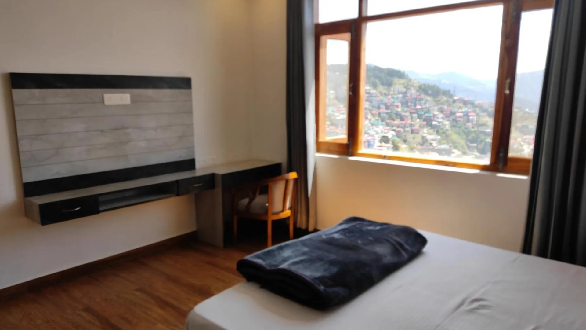 Fantastic Three Bedroom Apartment Shimla